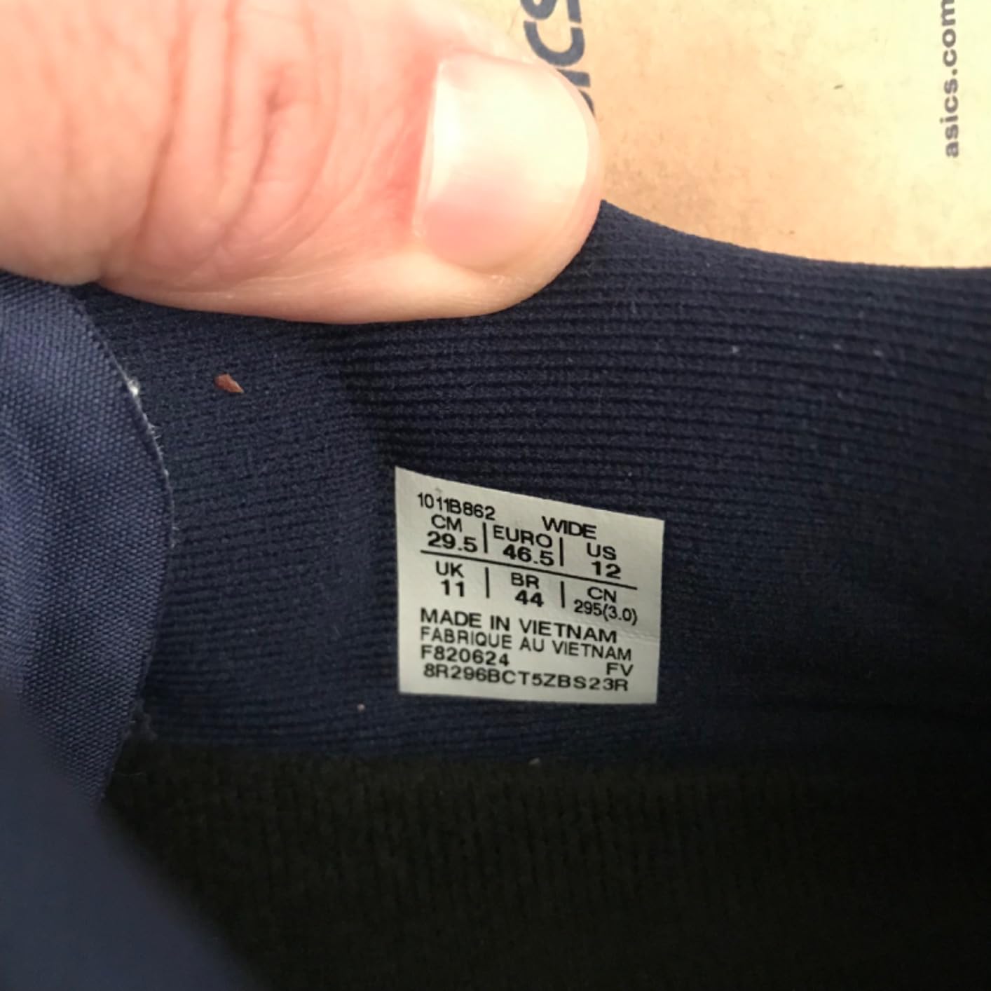 ASICS GT-2000 13 width comparison showing narrow fit issue