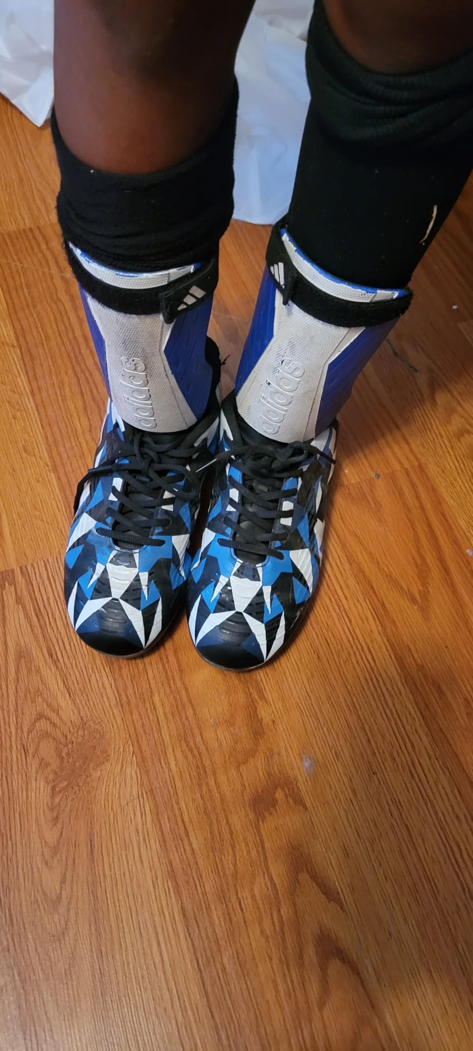 Close up on the design and material of the MIFAWA soccer cleats