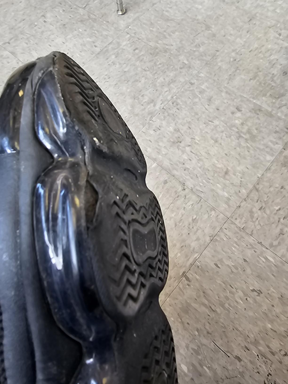 Men's Air Running Shoes showing durability issues after extended wear