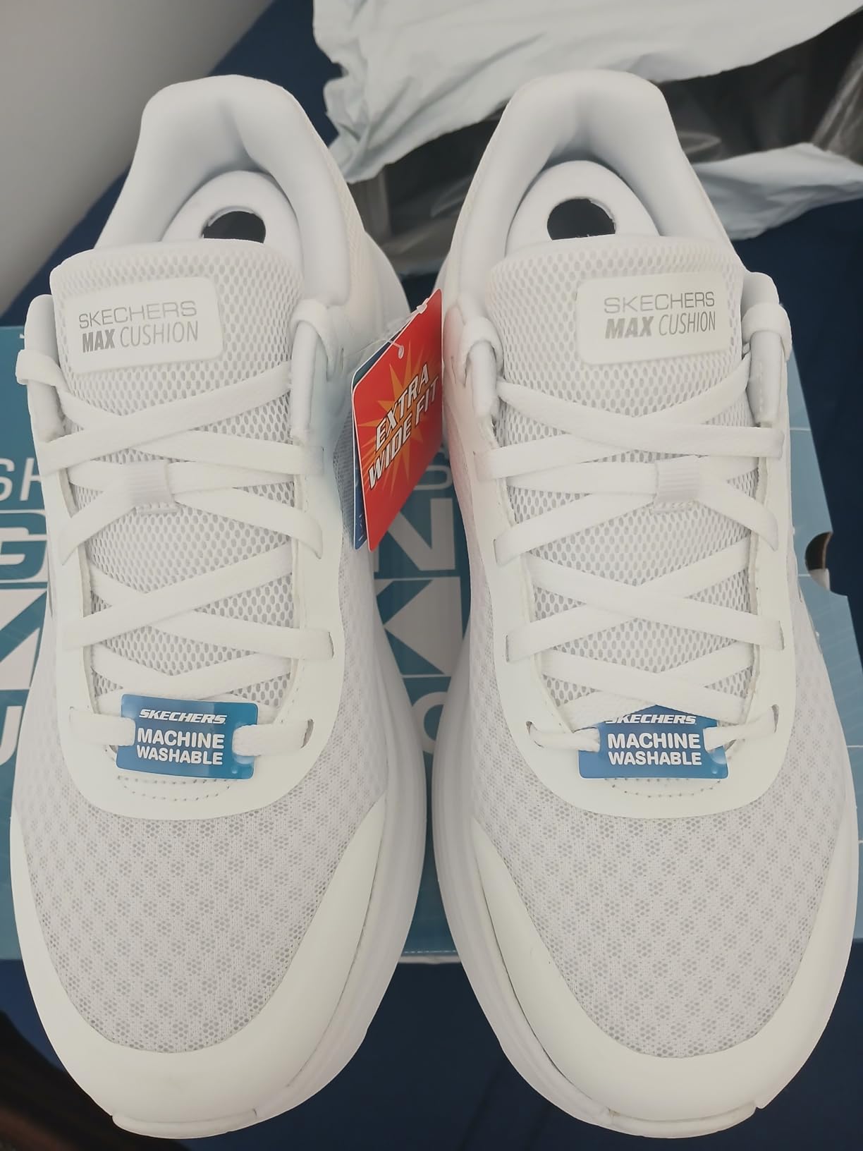 Skechers Endeavour from above showing lace-up design and mesh upper pattern
