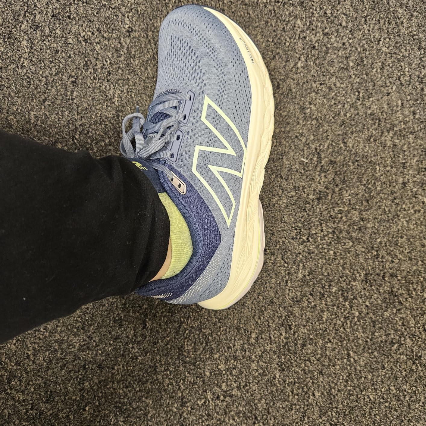 New Balance 860 V14 outsole showing durable rubber and traction pattern