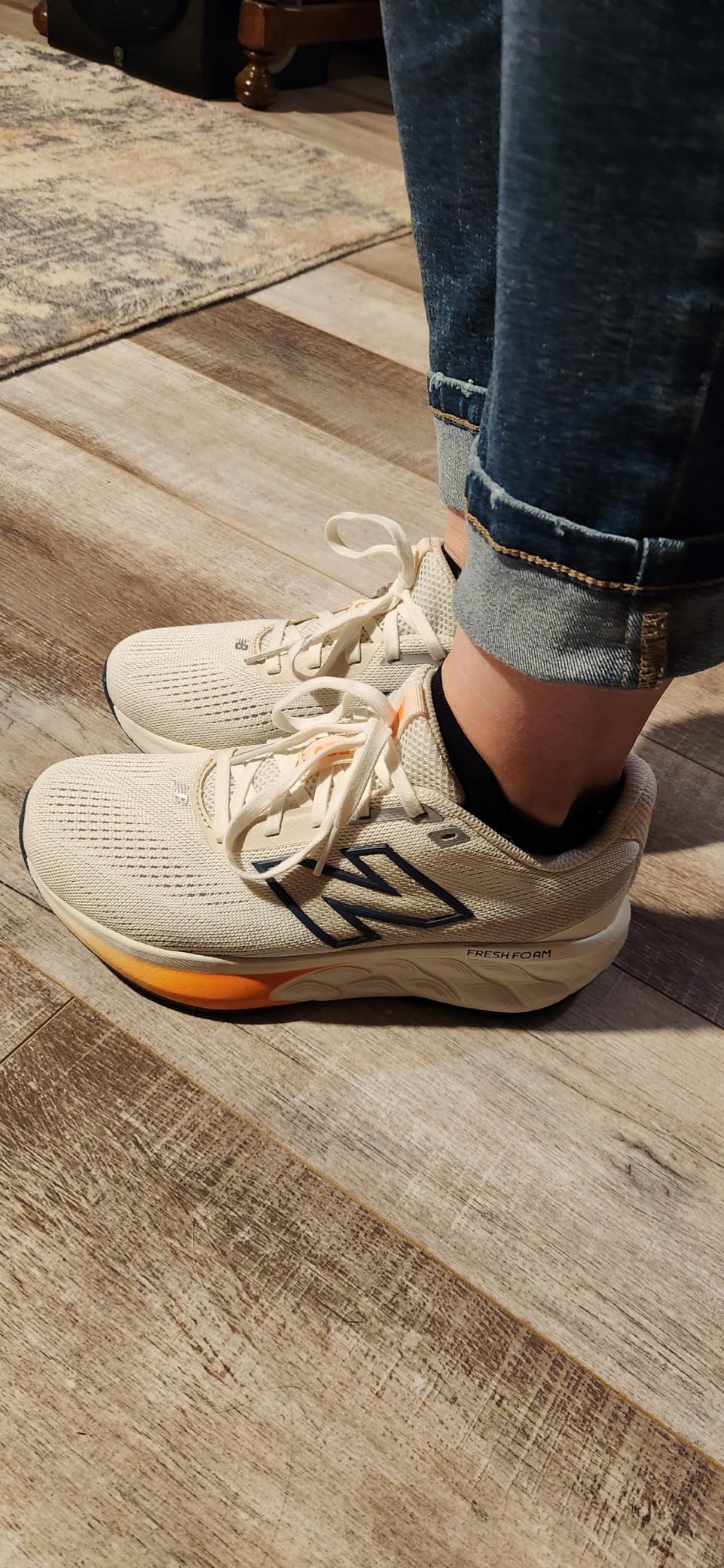 New Balance Fresh Foam 520 V9 toe box and lacing system detail