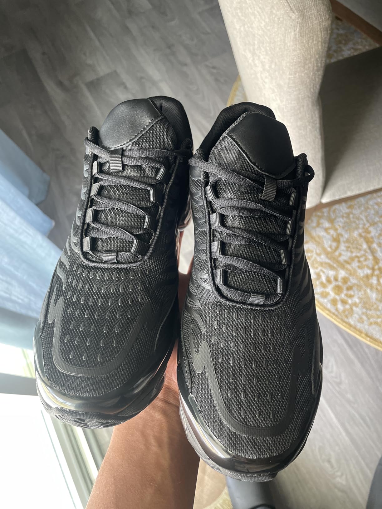 Men's Air Running Shoes showing sole pattern and grip design