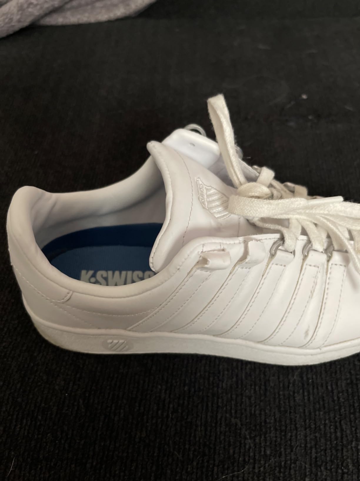 K-Swiss Classic VN quality construction detail showing leather upper and stitching durability