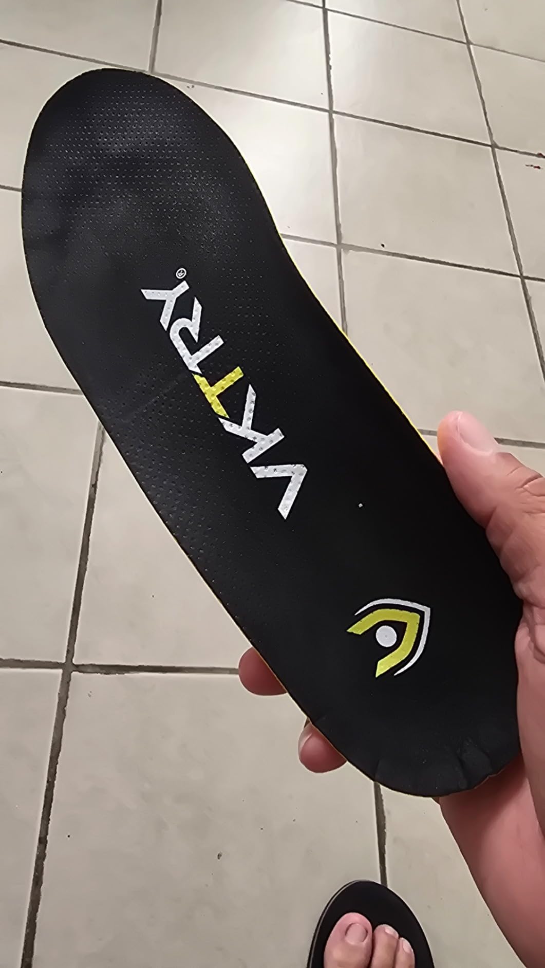 VKTRY Gold insoles showing overall product design and construction details