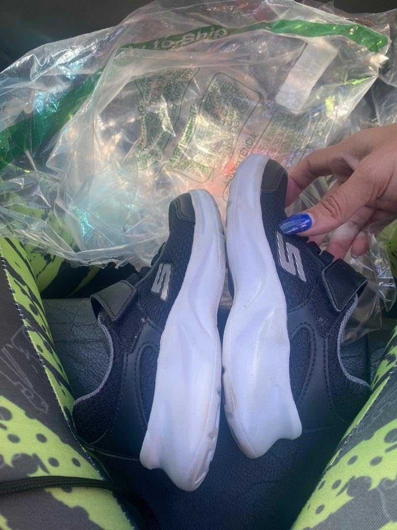 Skechers Dynamatic showing interior comfort padding and insole design