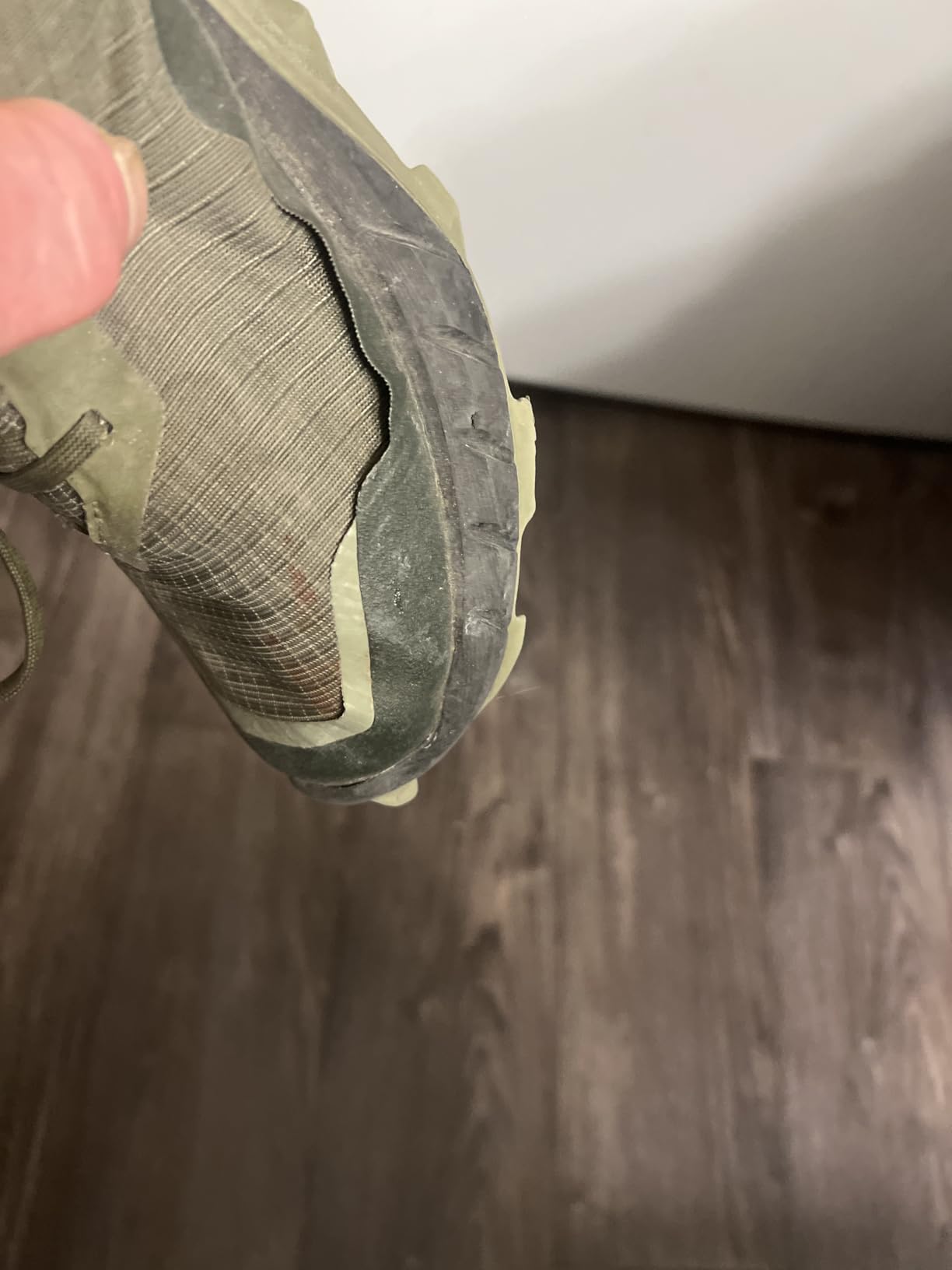 Salomon Alphacross 5 Gore-Tex showing durability concern with sole separation issue