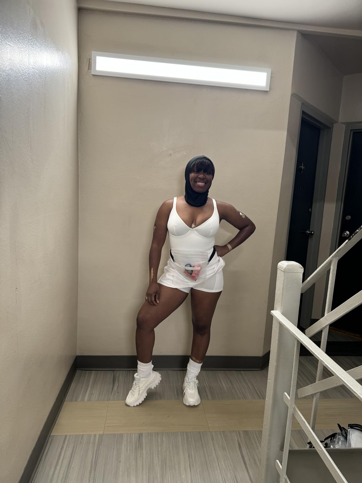 Final product showcase of DREAM PAIRS chunky white sneakers highlighting key features