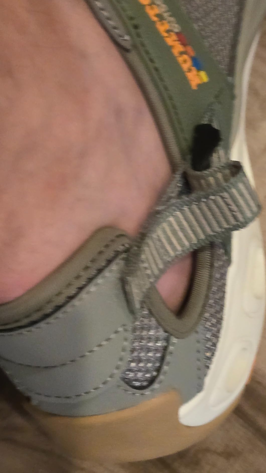 HUMTTO water shoes showing adjustable heel strap and elastic lacing system details