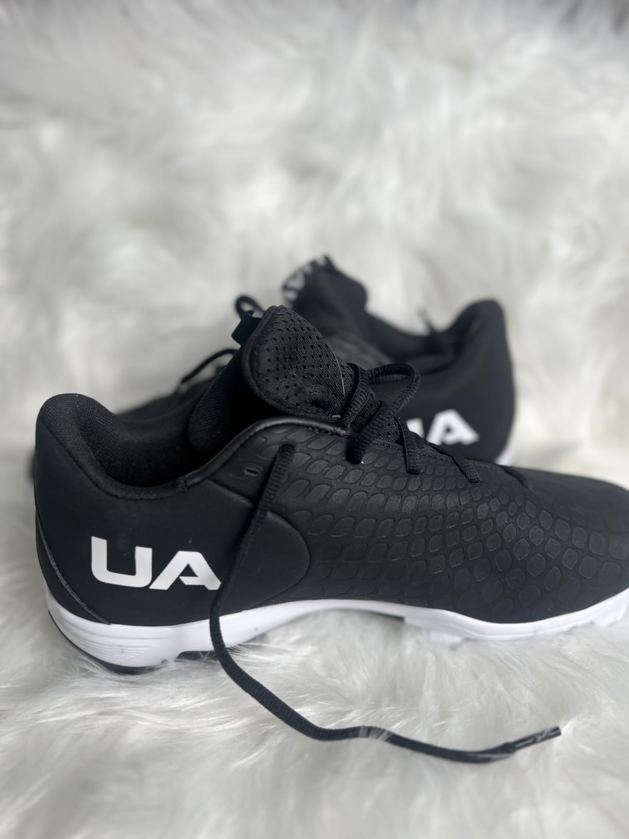 Under Armour Glyde 2.0 RM showing comfortable fit and lacing system detail