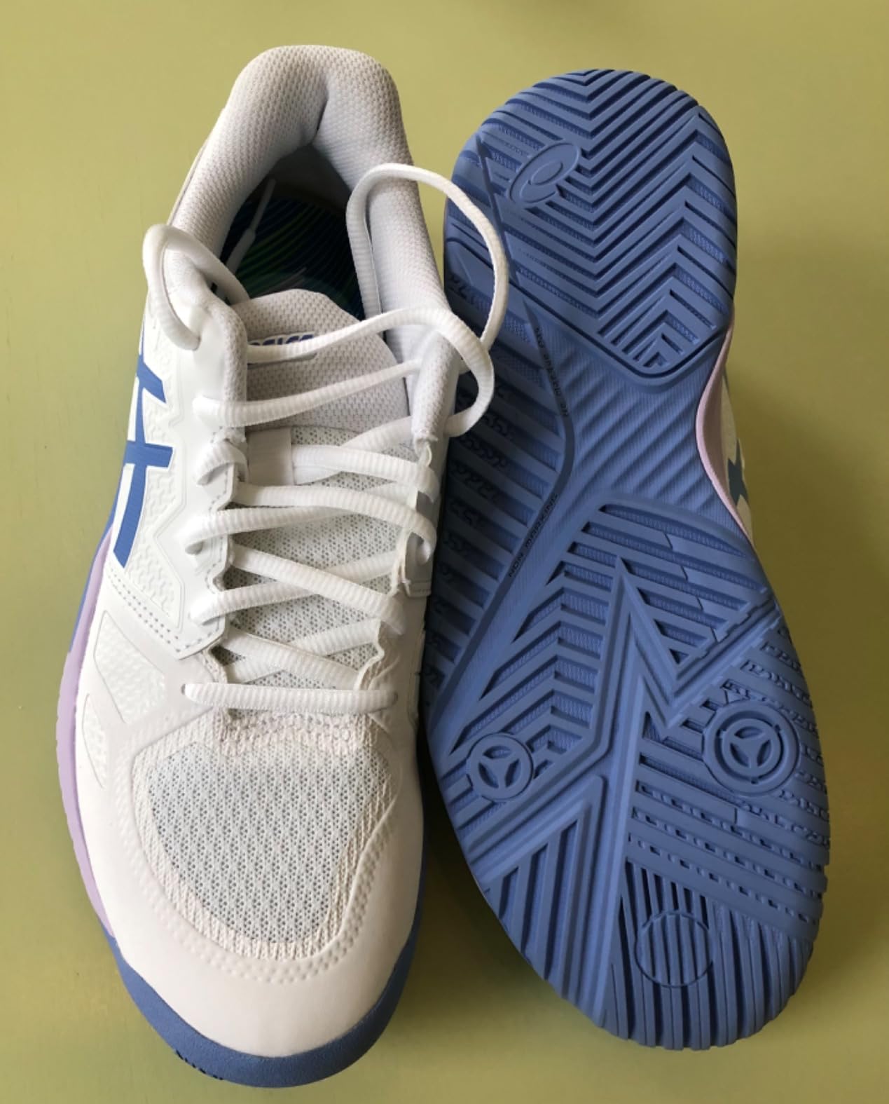 Asics Gel-Challenger 13 detail shot showing mesh panels and synthetic leather construction