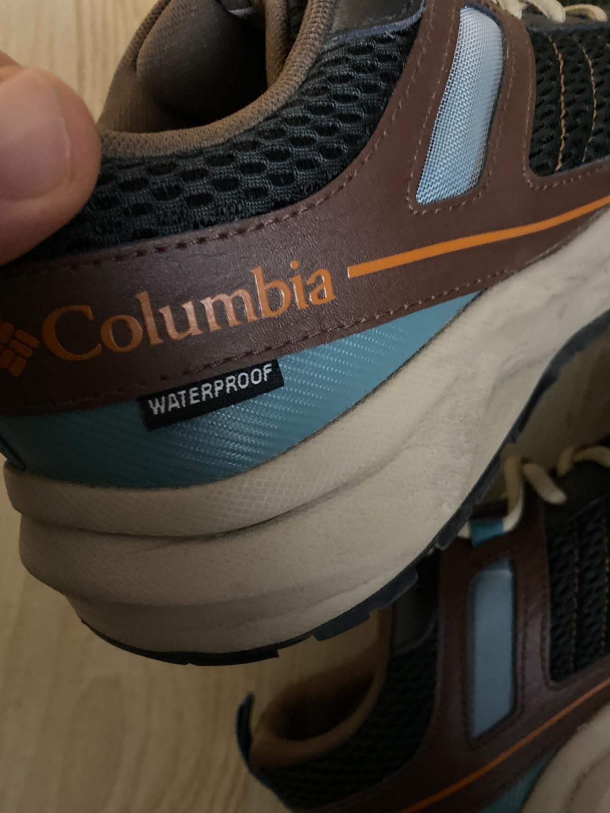 Columbia Plateau hiking shoe upper construction showing breathable textile and synthetic overlay design