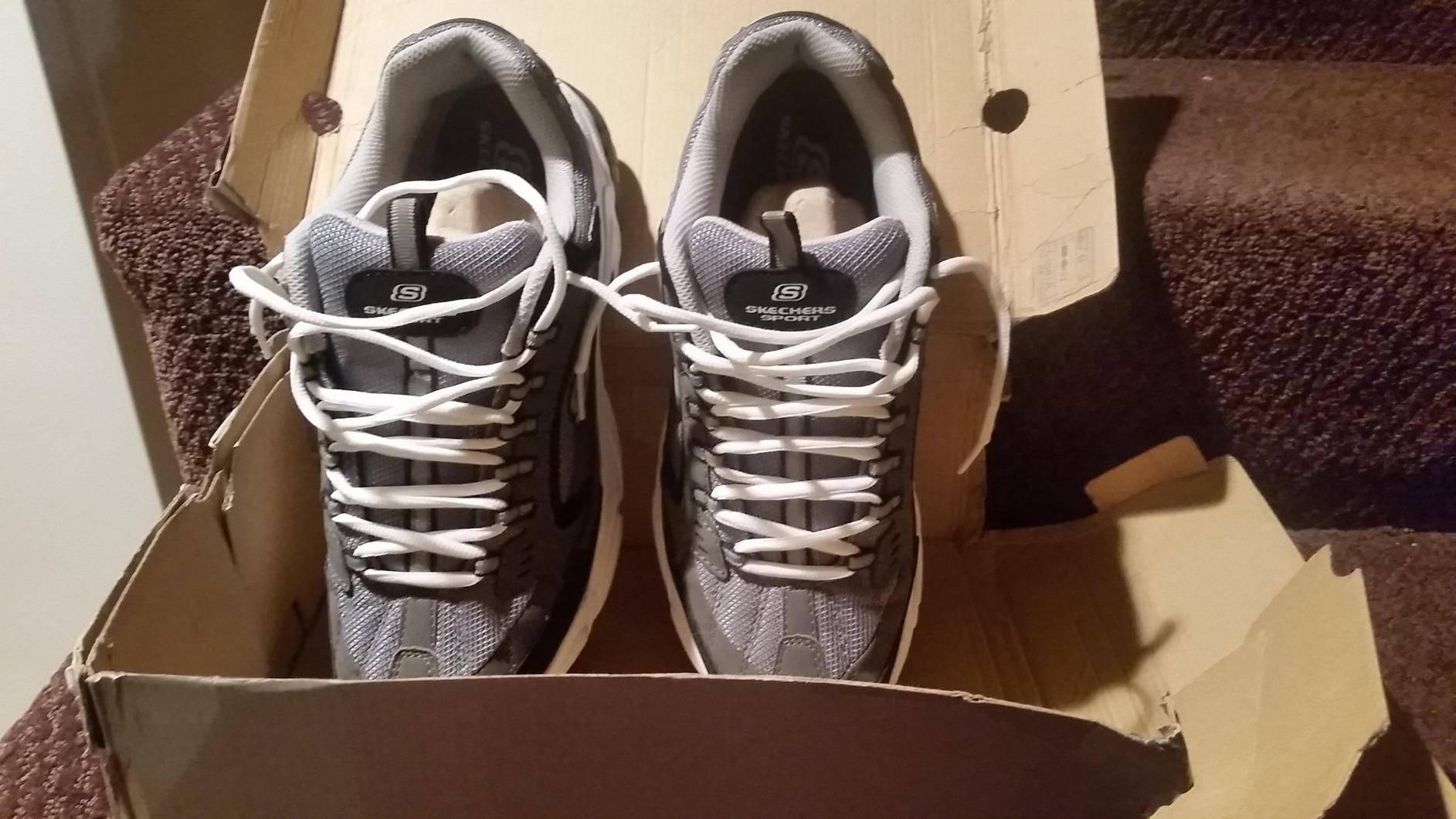 Skechers Stamina Nuovo detailed view showing nubuck leather upper construction and design elements