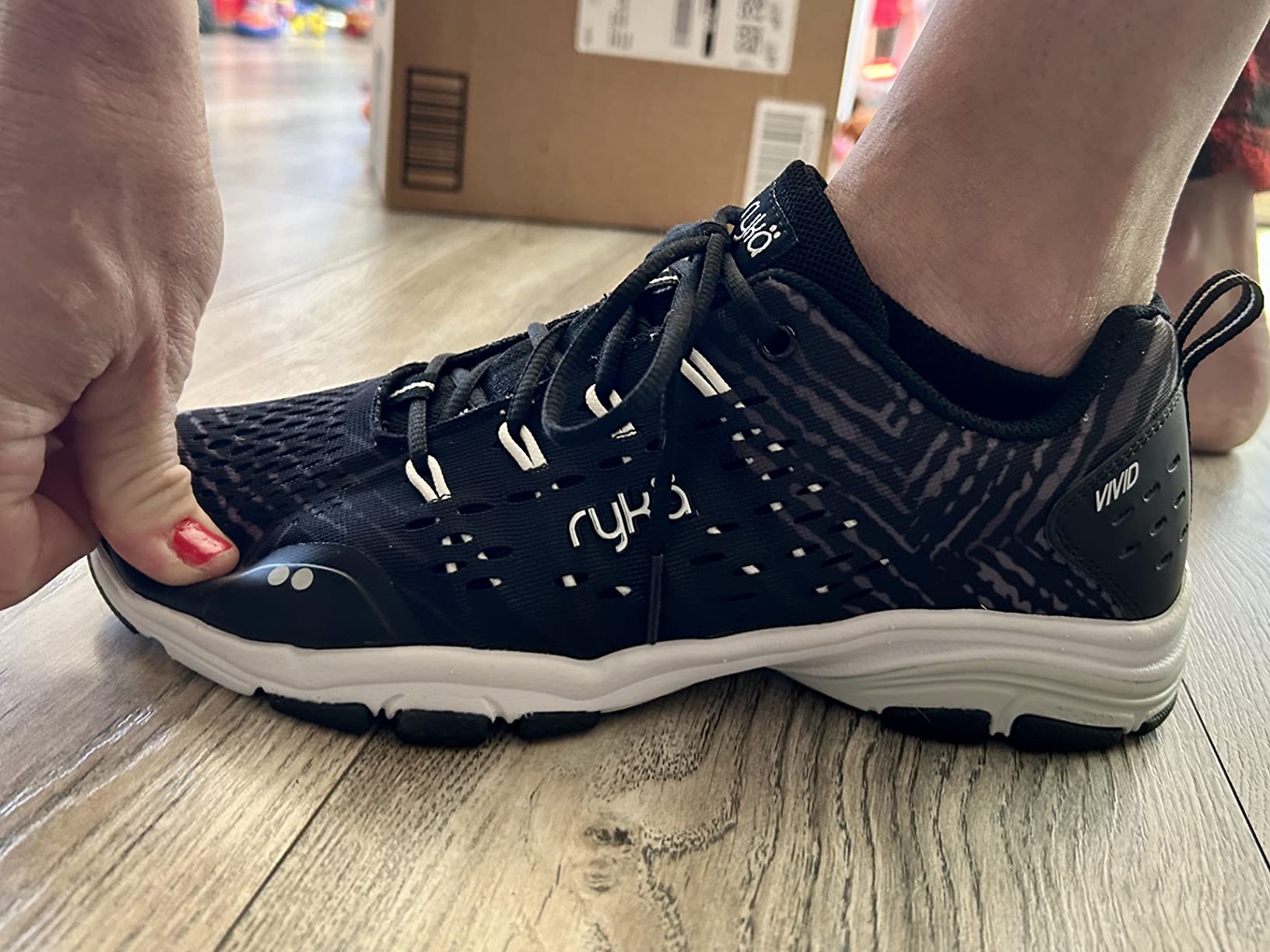 Comparison view showing Ryka's women-specific fit technology and design elements