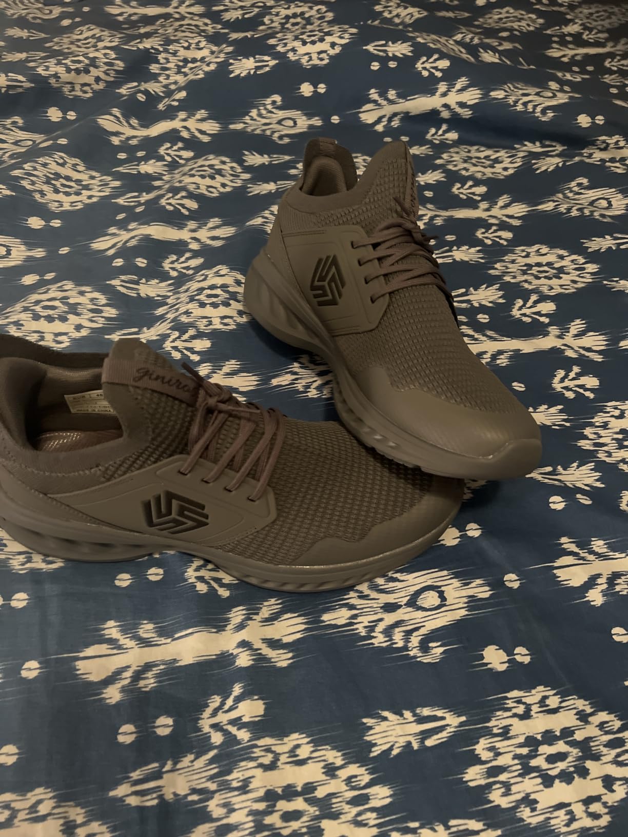 Final assessment of Giniros mens slip on walking shoes showing pros and cons