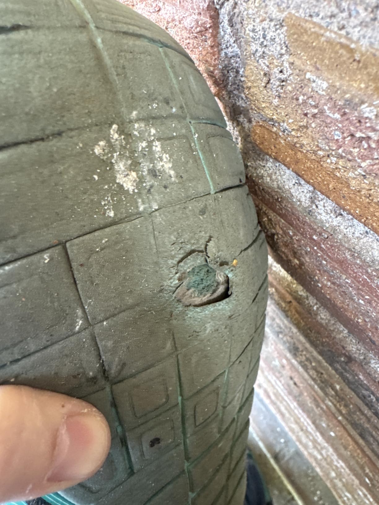 Alicegana sneakers showing durability issues with sole wear after extended use