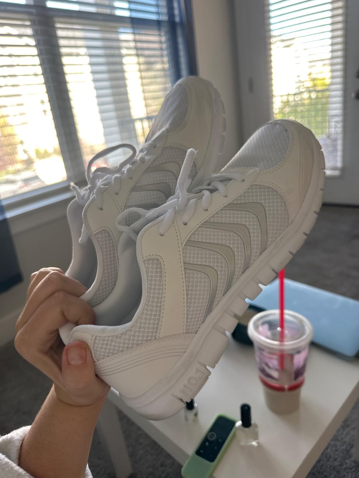 Final assessment showing Alicegana sneakers with rating summary and recommendation