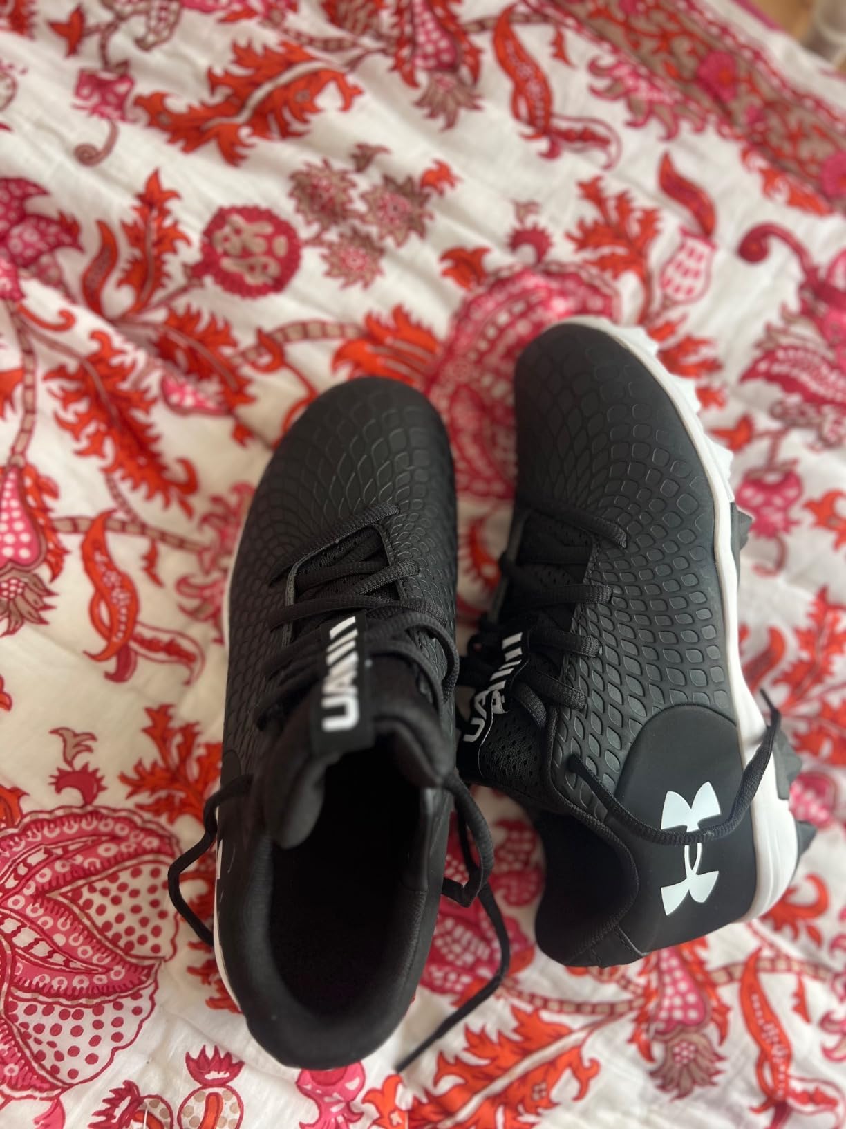 Close-up of Under Armour Glyde 2.0 design elements showing quality construction details
