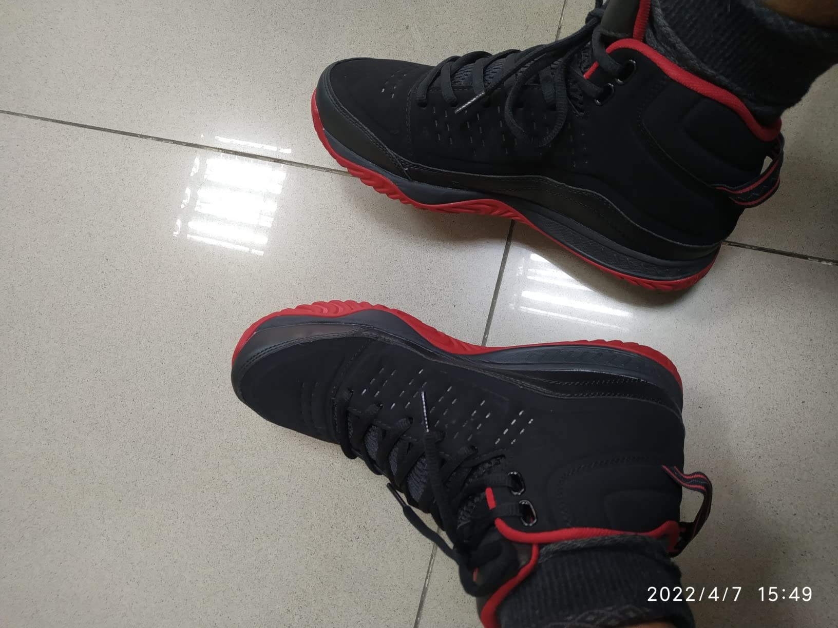 AND1 Pulse 2.0 basketball shoes detail shot showing synthetic leather upper and lacing system