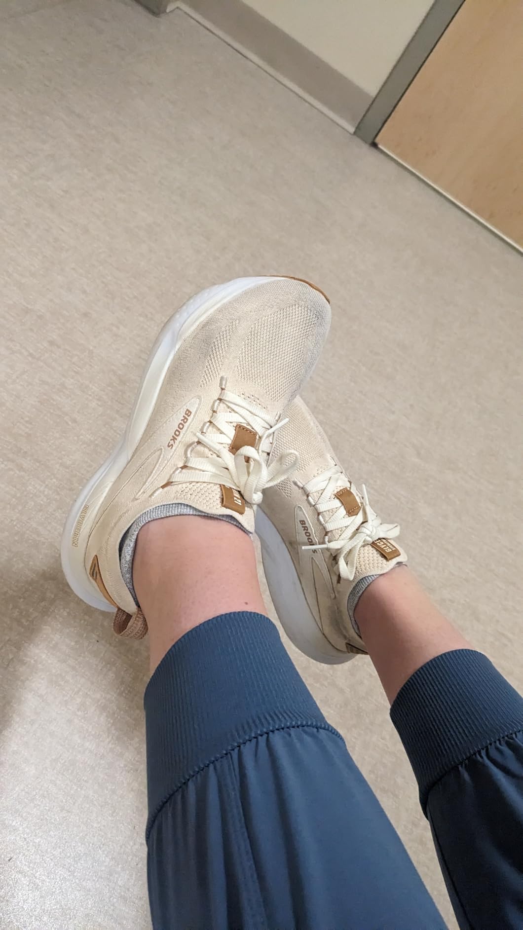 Community feedback showing Brooks Glycerin Stealthfit 21 being worn by healthcare professionals