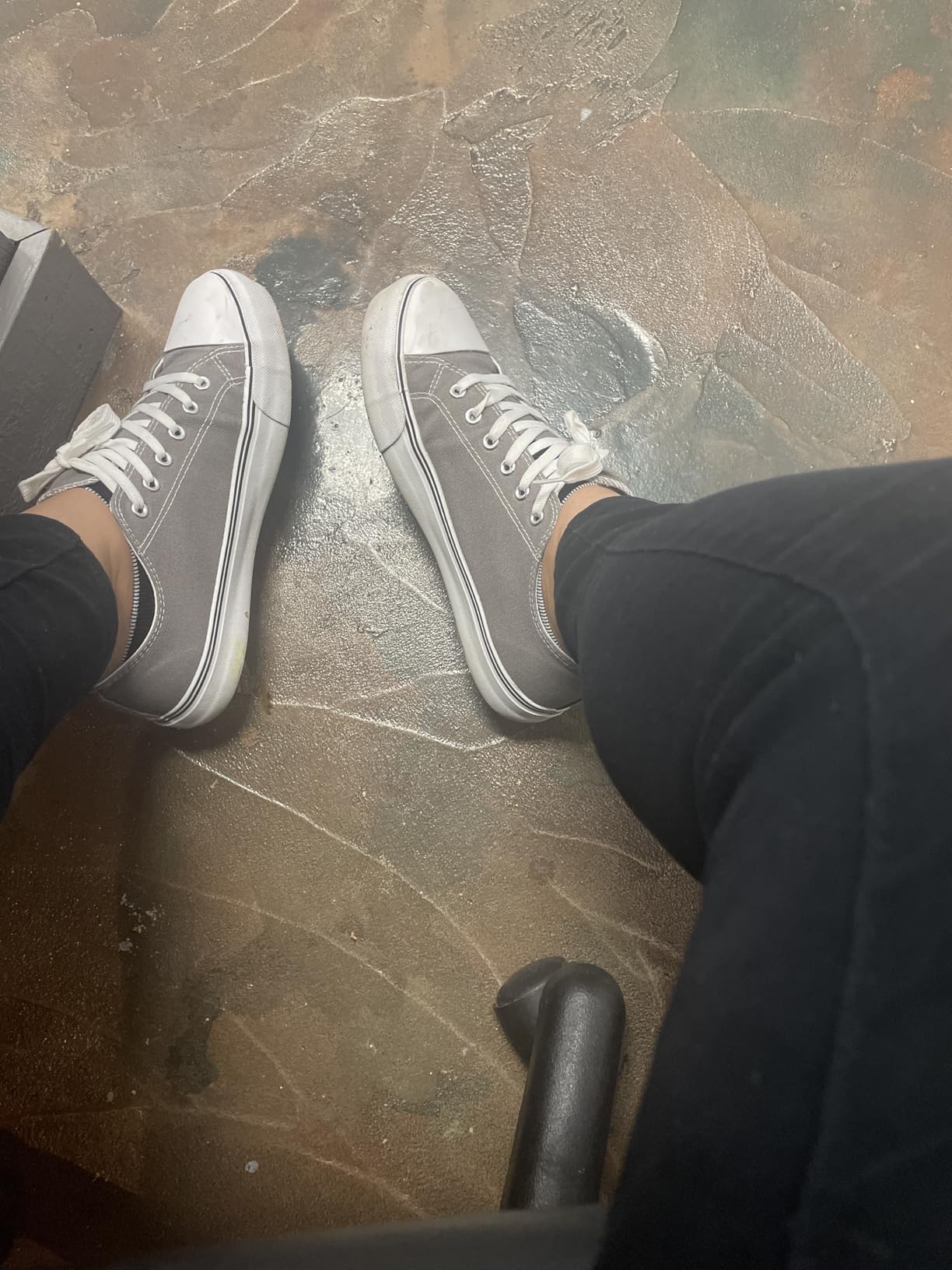 ZGR canvas shoes showing wide toe box design and comfortable fit on feet