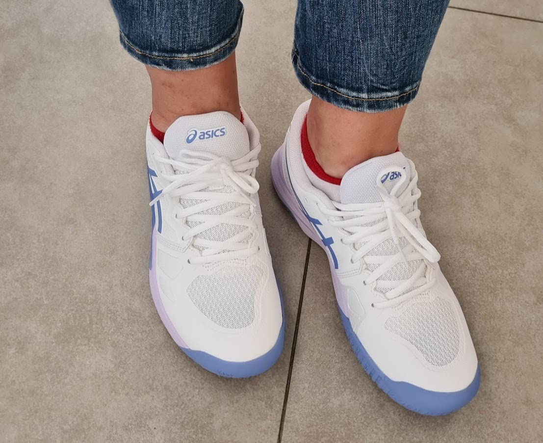 Asics Gel-Challenger 13 detailed product shot highlighting premium construction materials