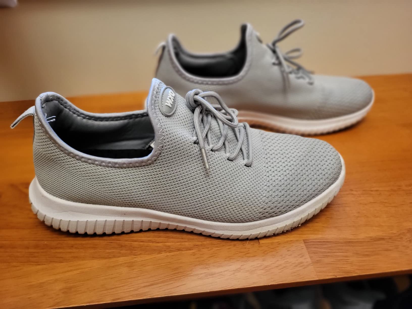 Overall assessment showing WXQ shoes in daily casual wear context
