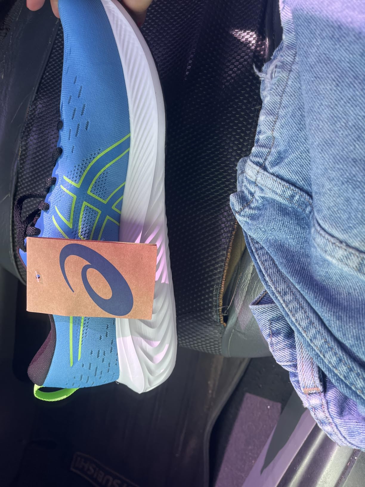 ASICS Gel-Excite 10 product features comparison showing marketed benefits versus real-world performance