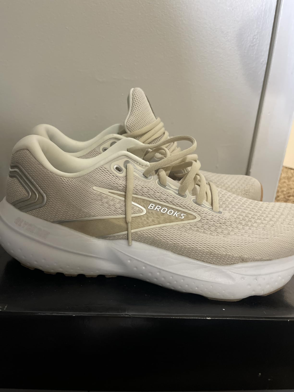 Brooks Glycerin 21 being worn during different weather conditions and running surfaces