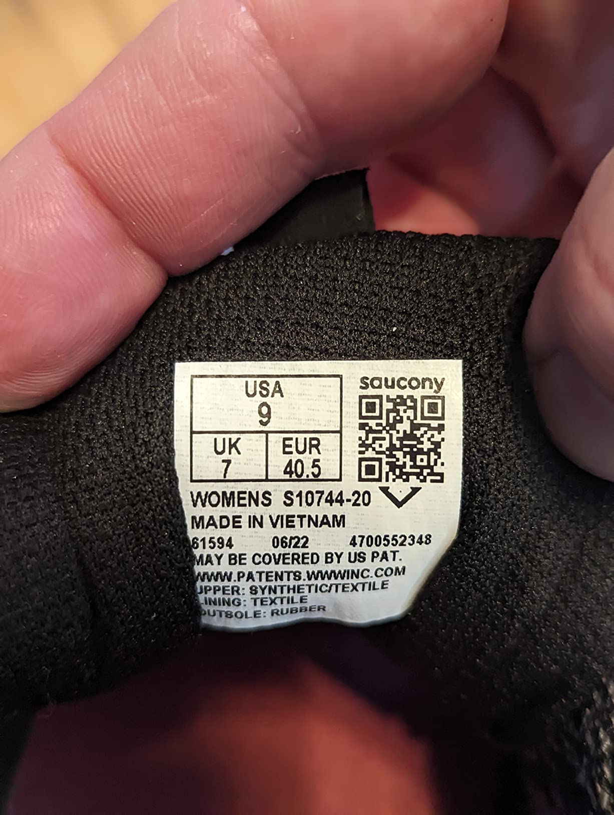 Comparison of Saucony marketing claims versus real-world performance features
