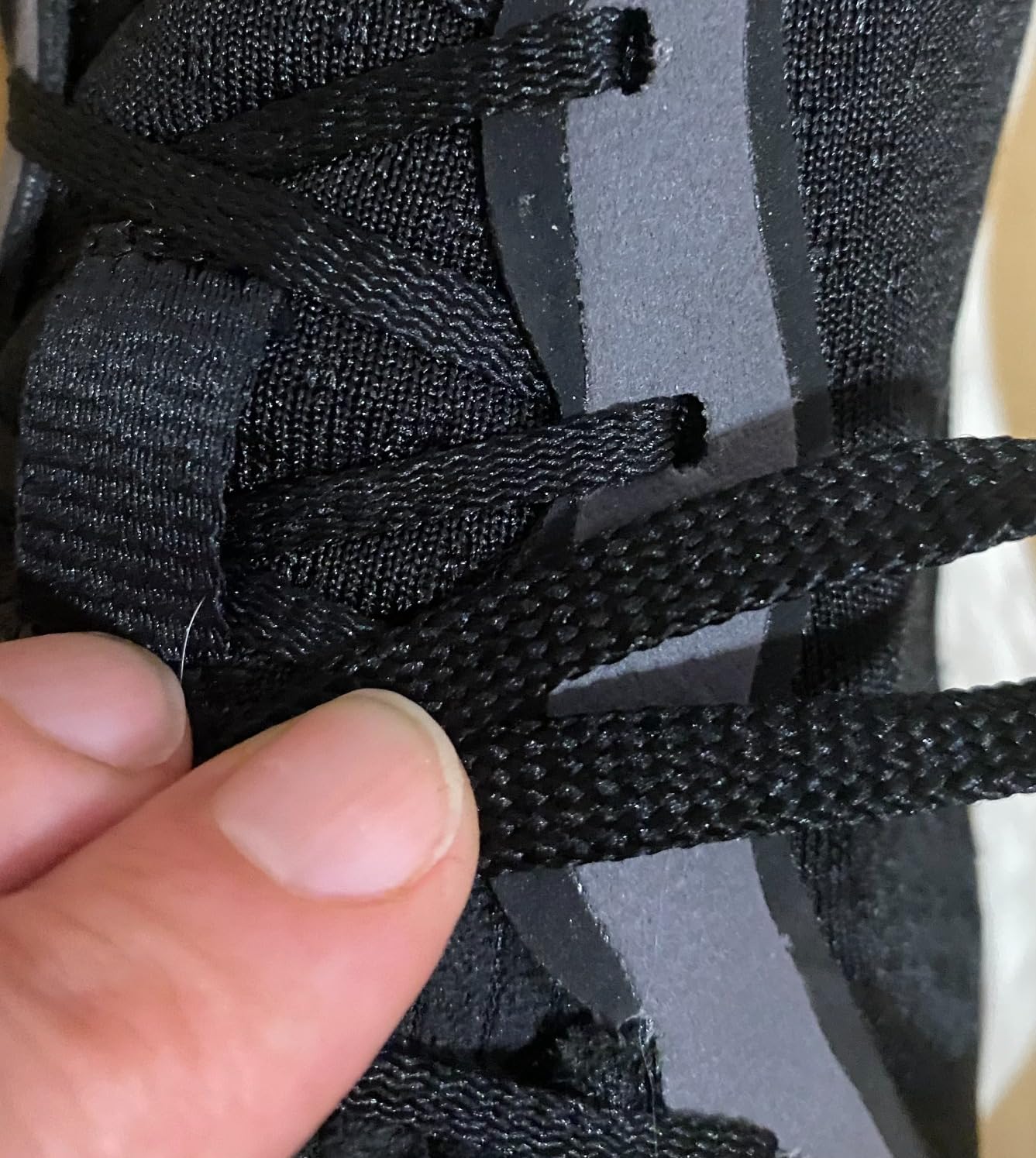 New Balance Fresh Foam Arishi V4 lacing system and tongue construction detail