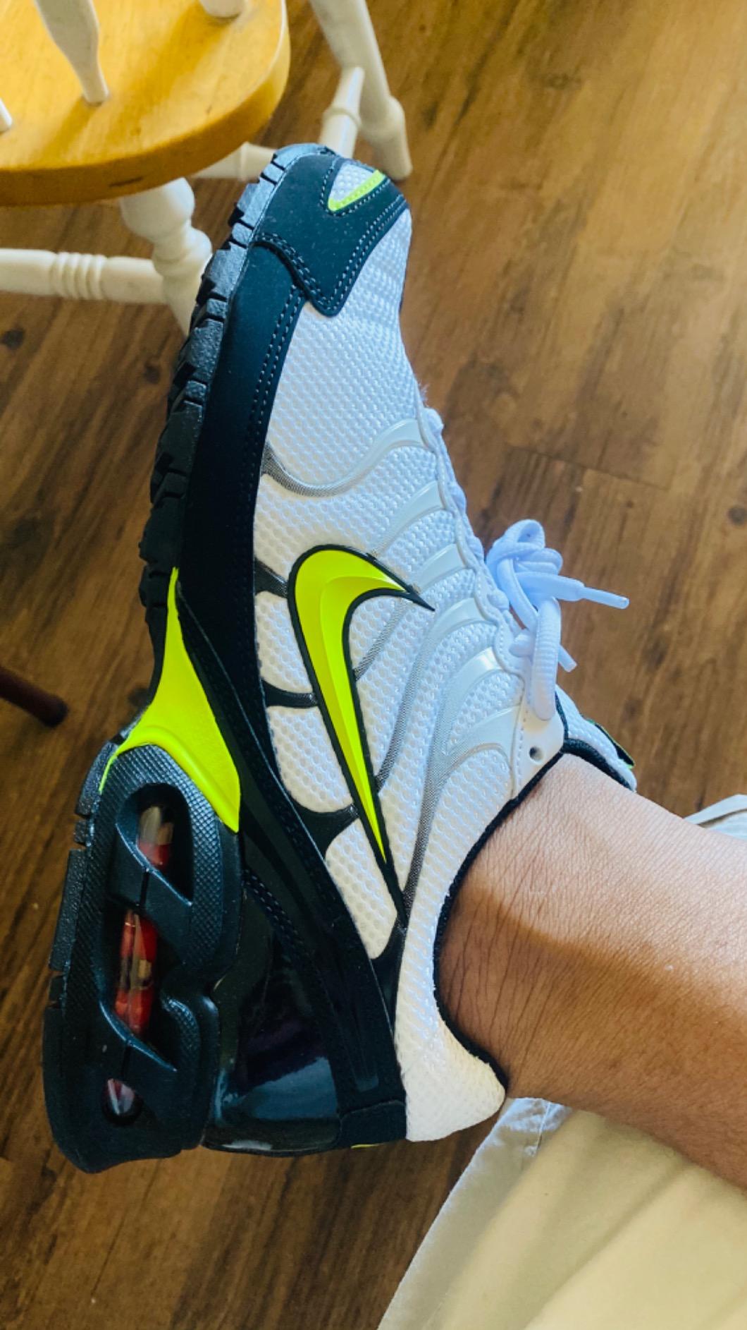 Nike Air Max Sequent 3 final product shot showing complete design and construction