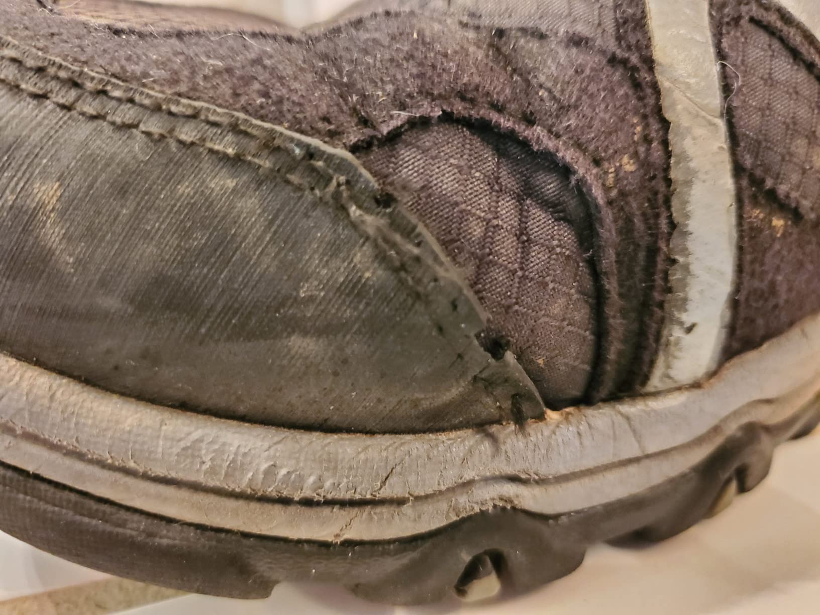 TFO air circulation insole technology showing breathable design and shock absorption features