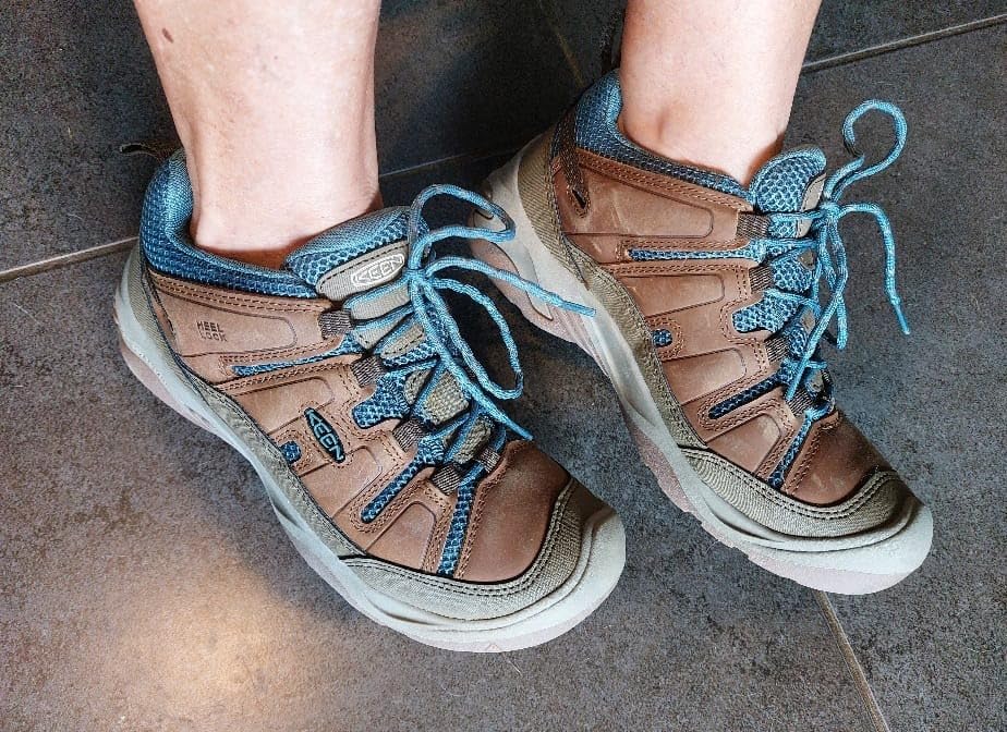 KEEN Circadia Vent user reviews showing wide toe box fit and real-world wear