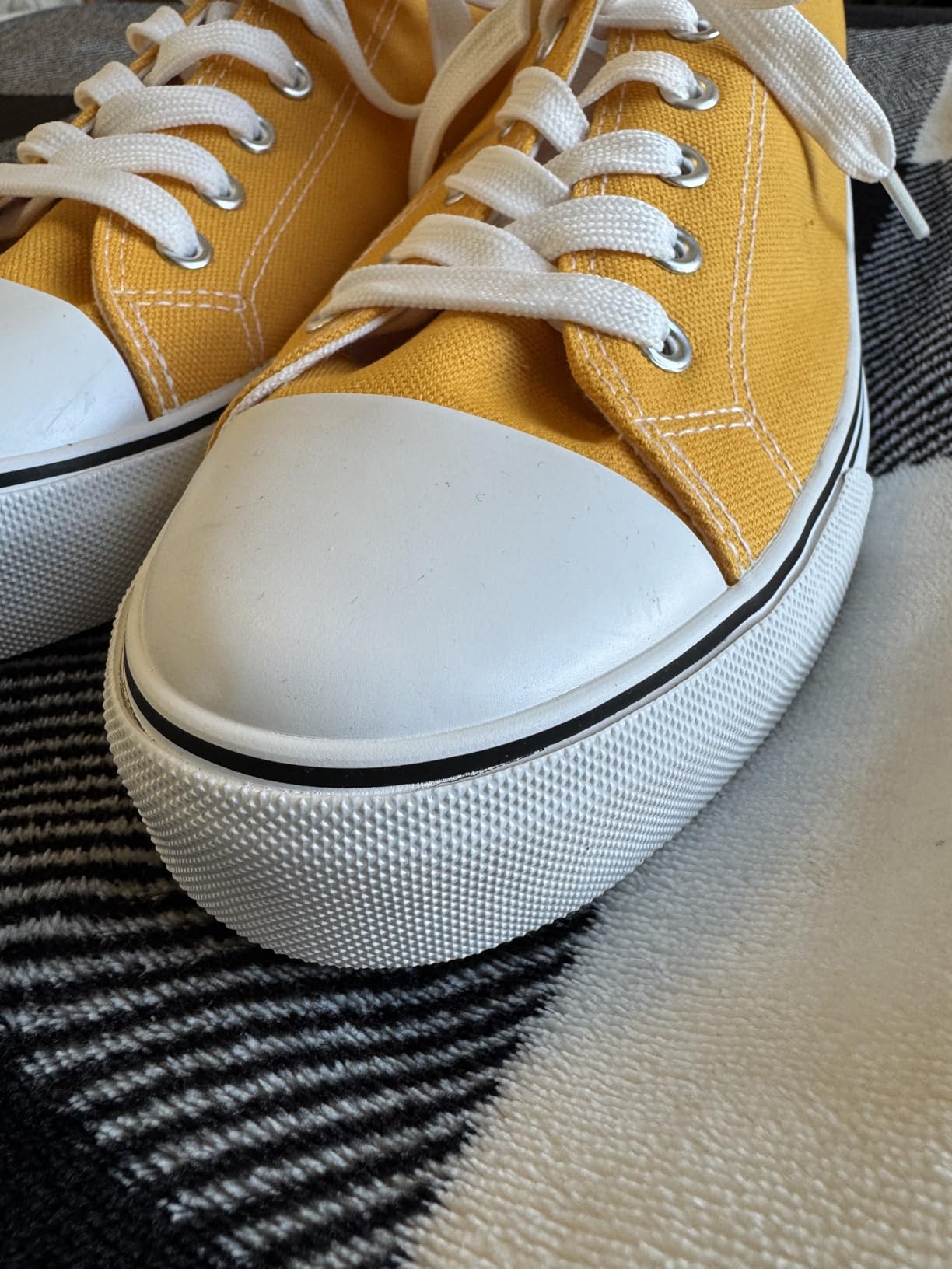 ZGR canvas shoes in pink colorway showing color options and styling versatility