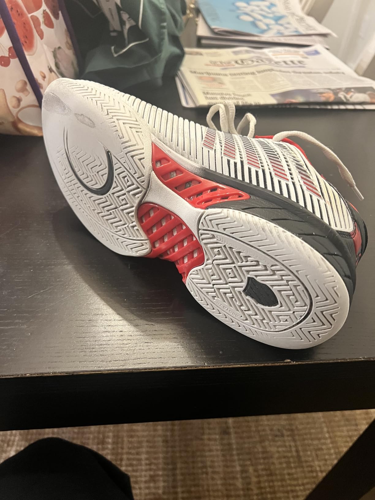 K-Swiss Hypercourt Express 2 tennis shoes comparison showing actual wear versus marketing claims