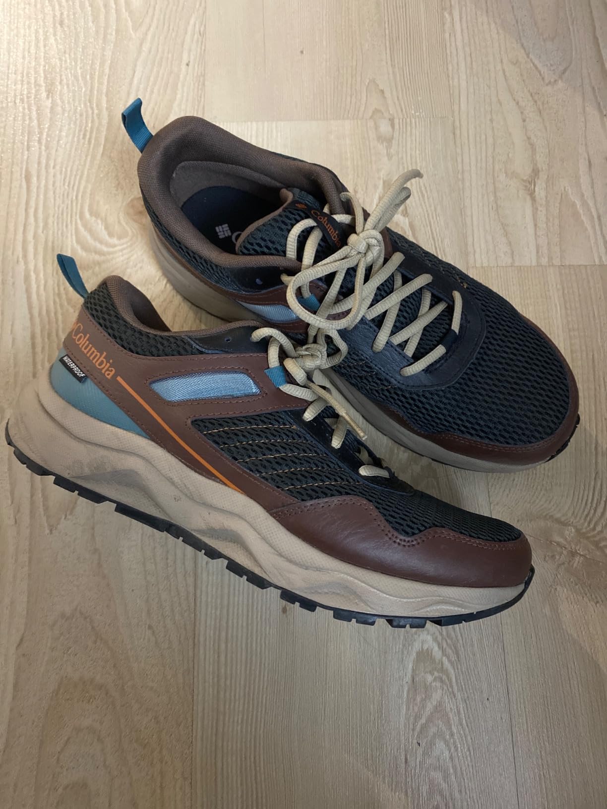Columbia Plateau outsole showing directional lug pattern and Omni-Grip rubber compound