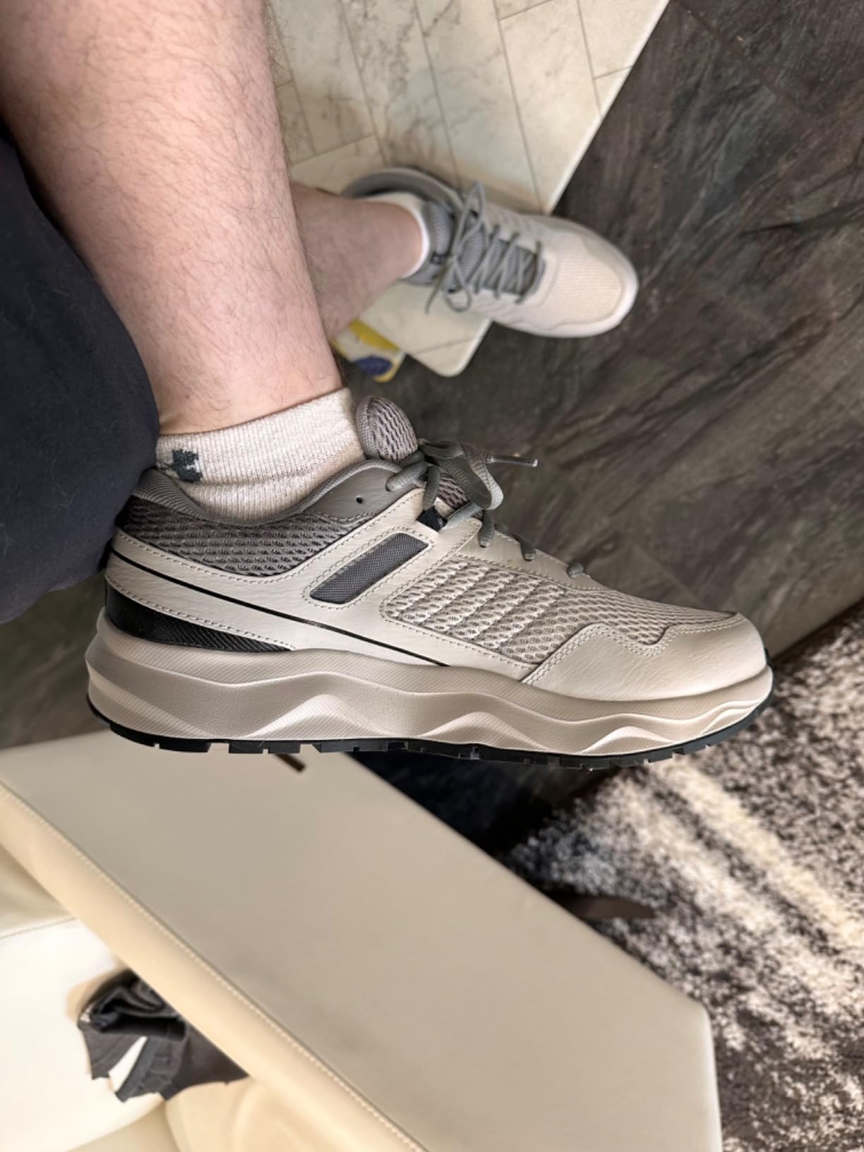 Columbia Plateau shoe product shot showing brand claims and marketing features