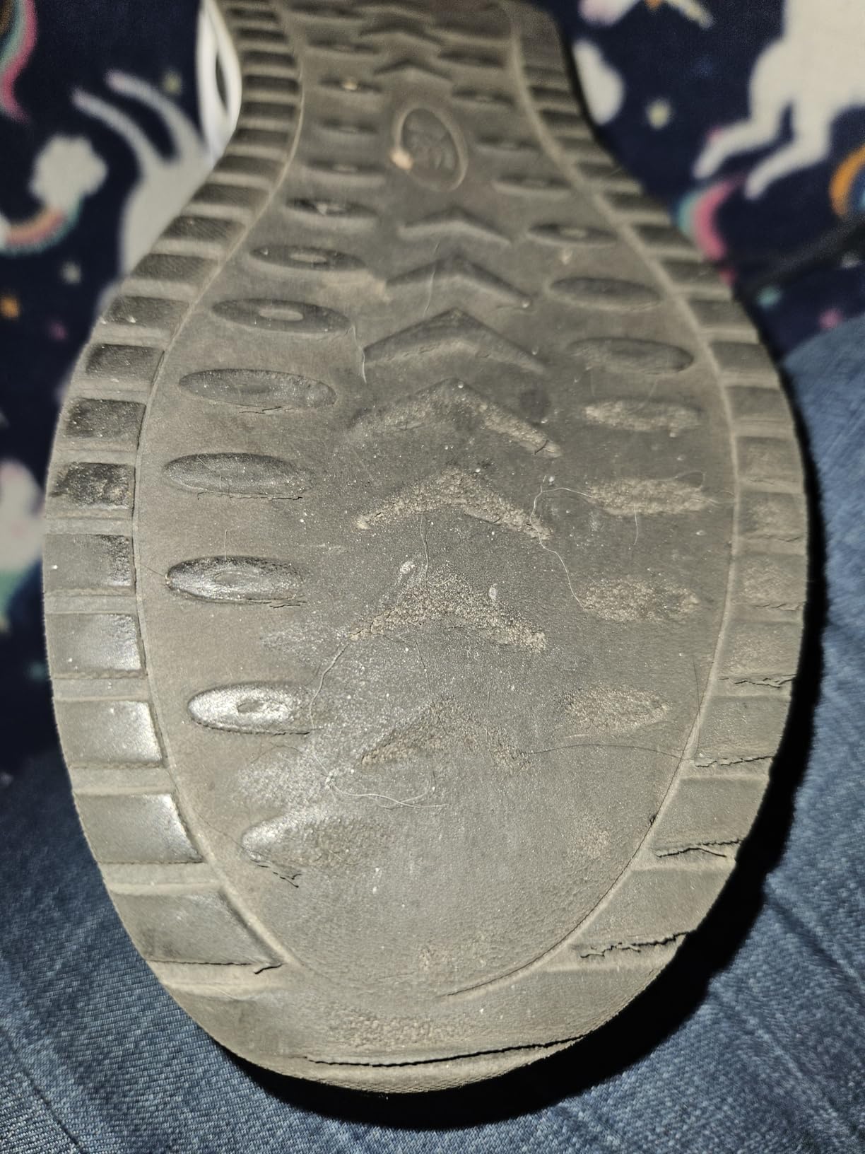 AOV orthotic walking shoes detailed view showing air cushion and arch support insoles