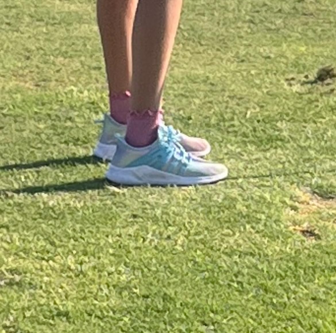 Marketing image showing RUNSIDE sneakers with claims about lightweight design and durability