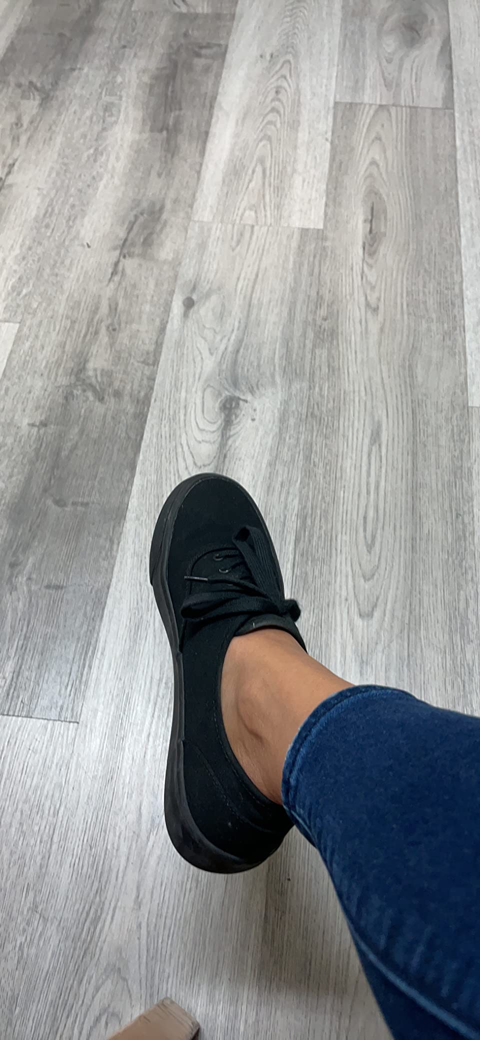 Product marketing image showing Lugz Lear features and styling