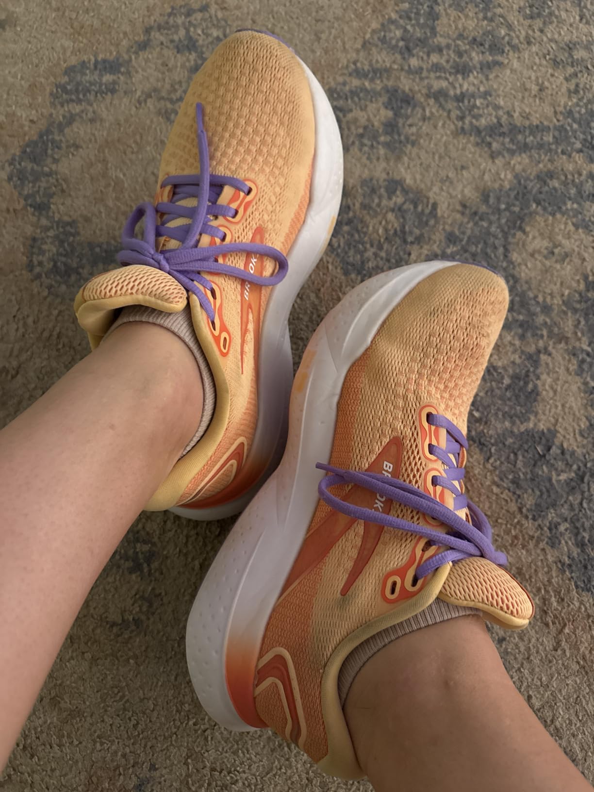 Brooks Glycerin 21 product comparison showing different angles and colorway options