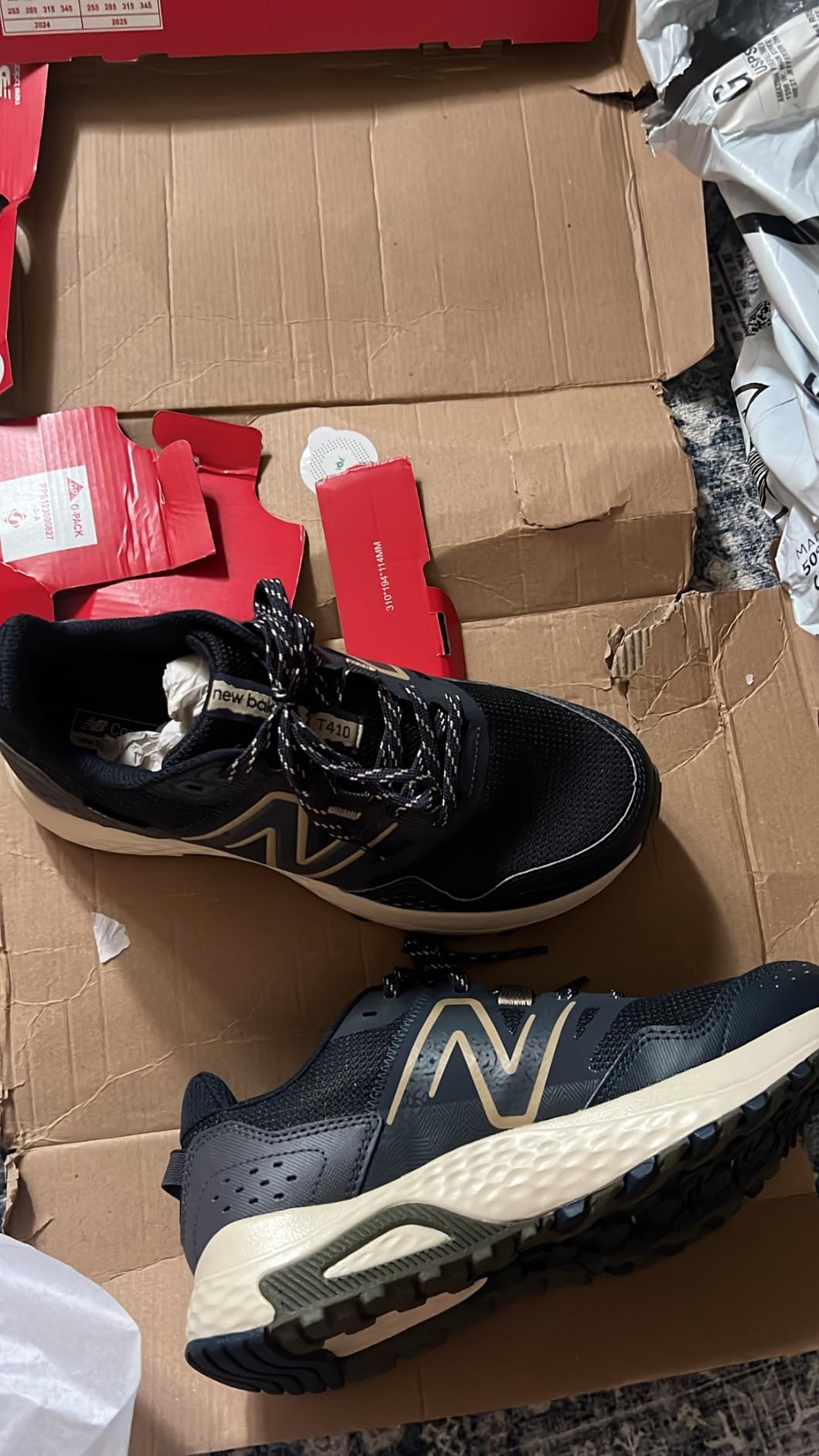 Final assessment view of New Balance 410 V8 showing overall design and quality