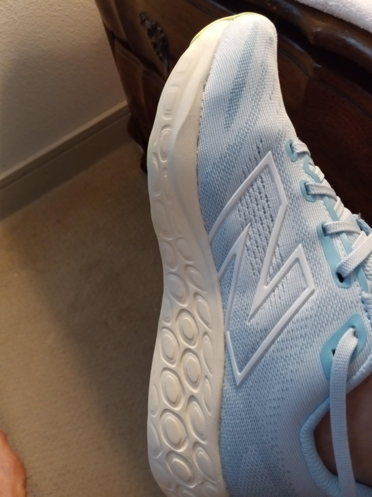 New Balance Fresh Foam 680 V8 product details showing bio-based foam technology features