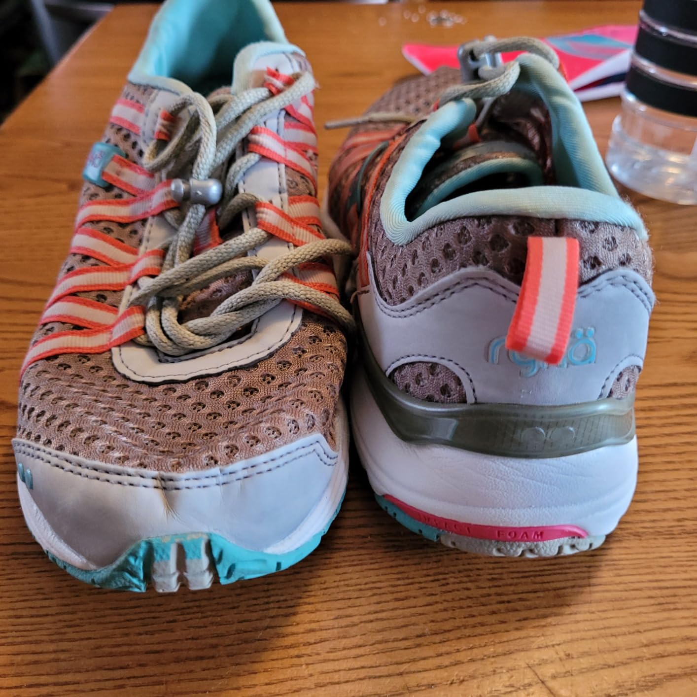 Ryka Hydro Sport insole and drainage system showing removable cushioned insert with drainage holes