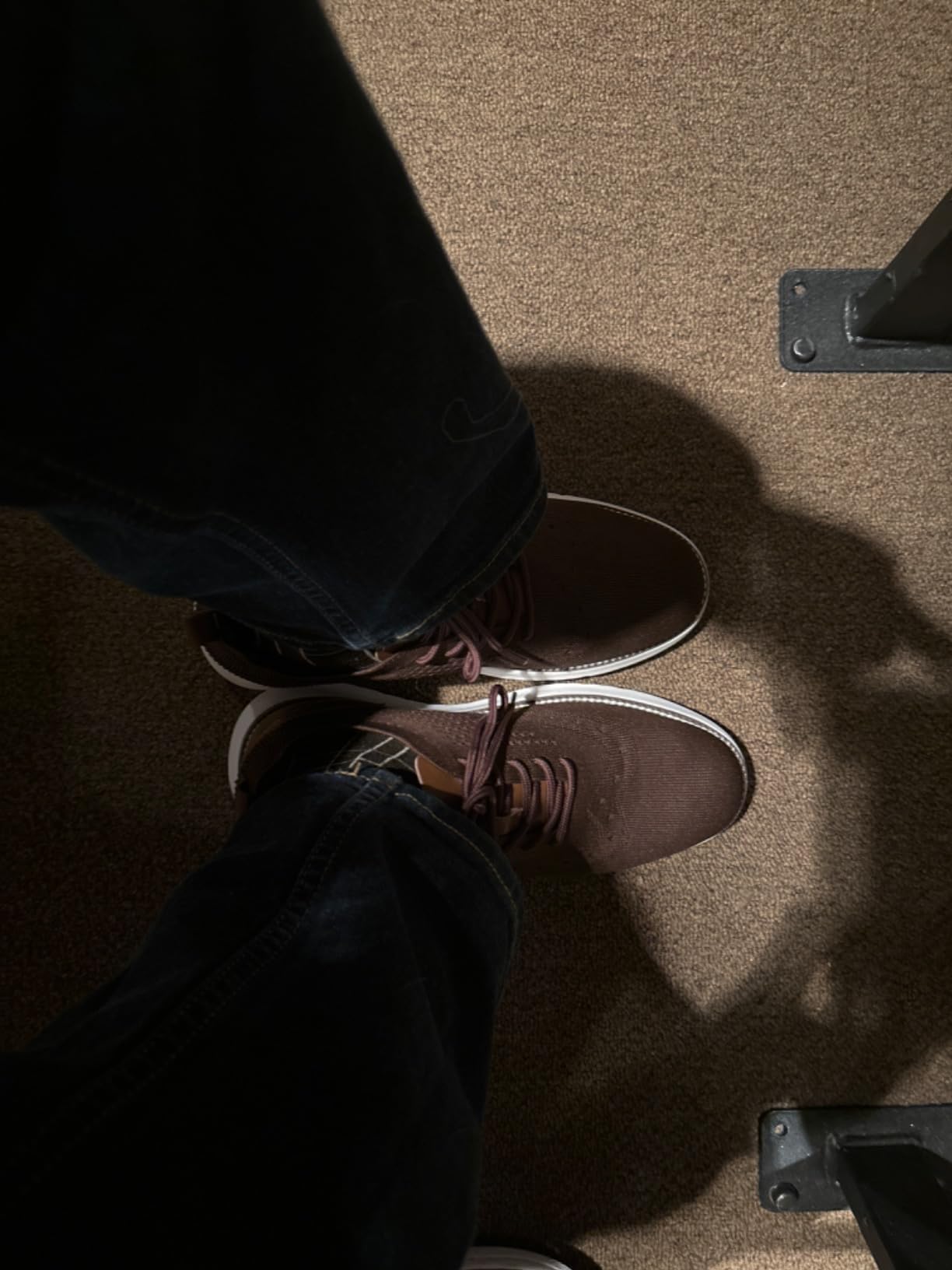 SVNKE shoes in different lighting showing color accuracy and professional appearance