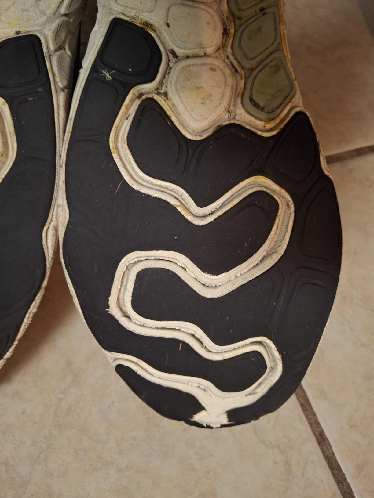 New Balance Kaiha upper mesh construction detail showing engineered mesh pattern