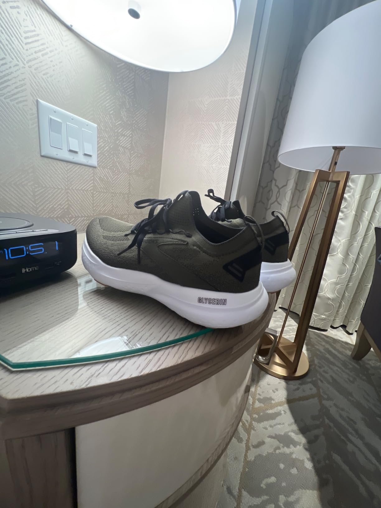 Final assessment shot of Brooks Glycerin Stealthfit 21 showing overall design and quality
