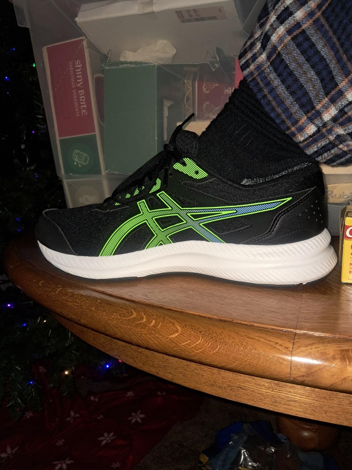 ASICS Gel-Contend 8 product comparison showing marketing claims versus reality