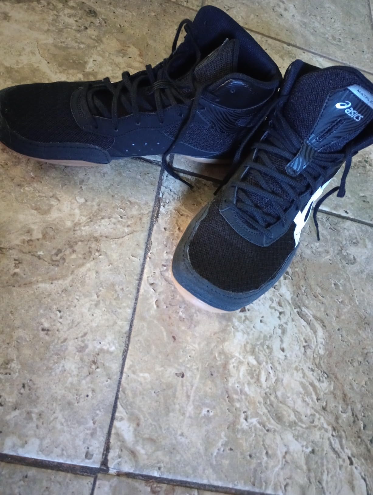 ASICS Matflex 7 sole pattern showing rubber grip design for wrestling mat traction